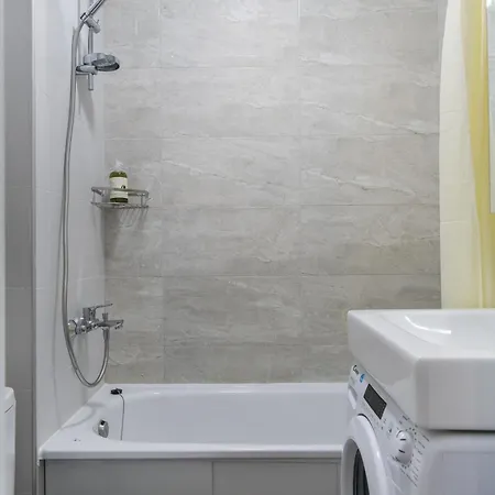 Myfreedom Апартаменти 5Хв Від М Бориспільська Kyiv Room photo